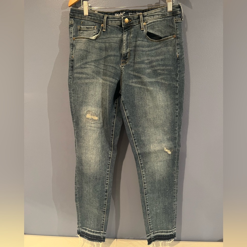 Ripped/Pathced High Waited Jeans